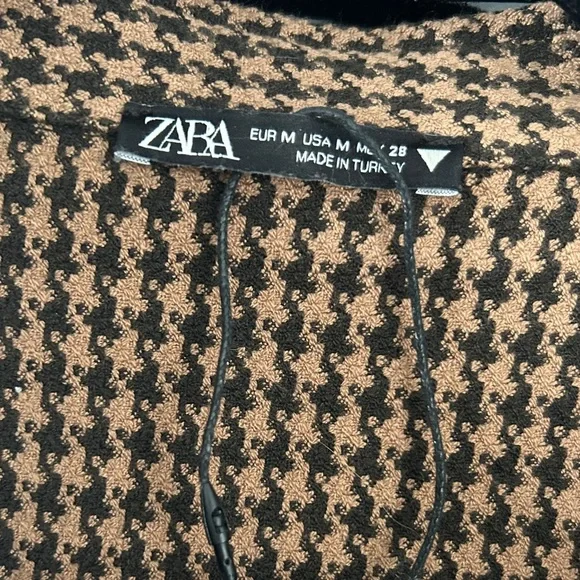 Collared Cropped Long Sleeve - Picture 2 of 3